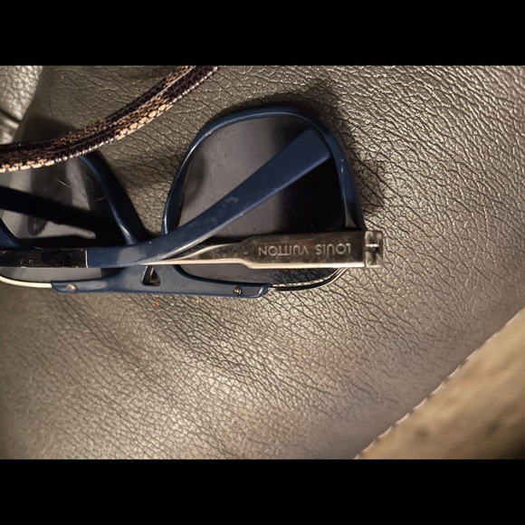 Louis Vuitton glasses 👓 - Picture 4 of 6